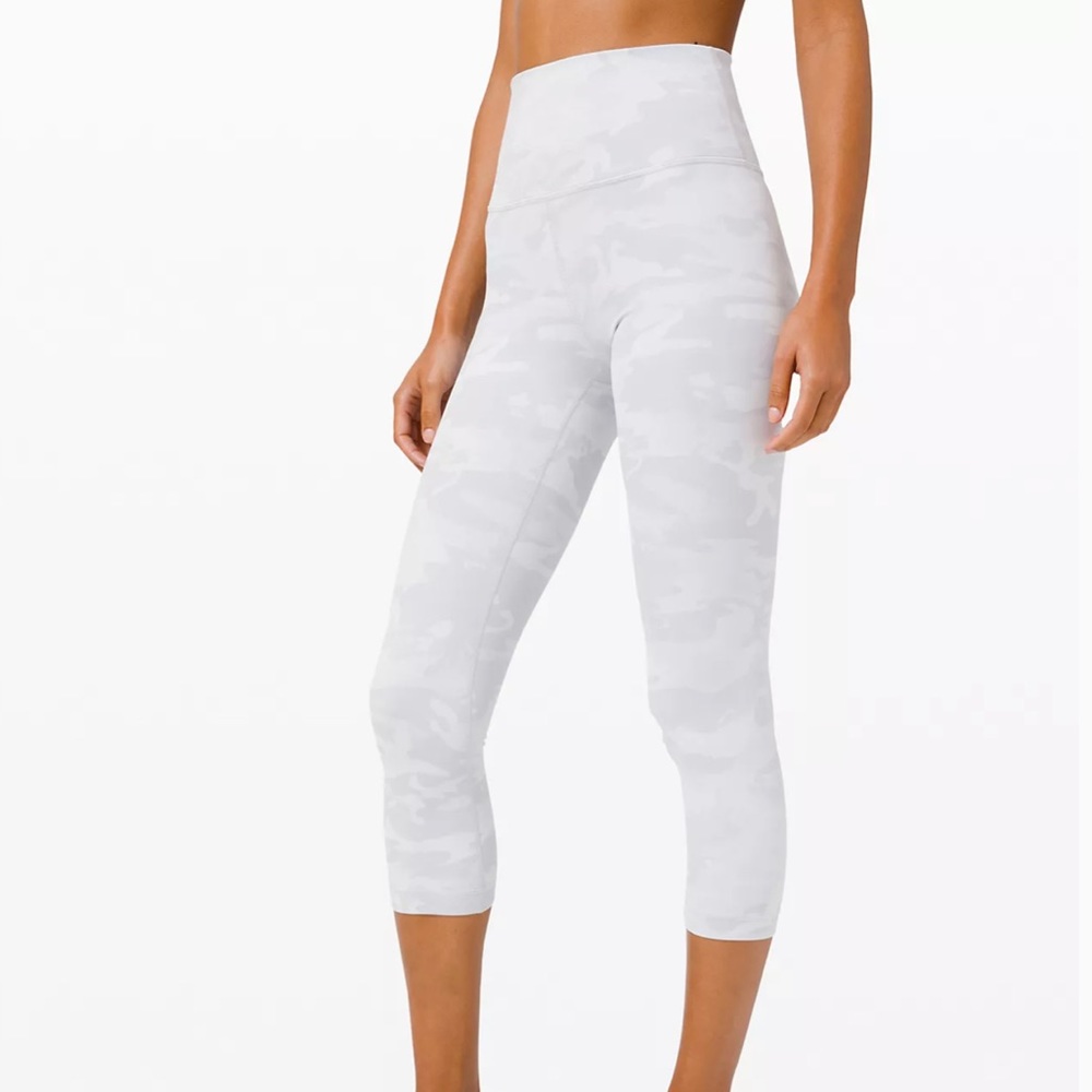 SOLD! ✨Lululemon Wunder Under 21” Leggings-Size 2-BNWT✨